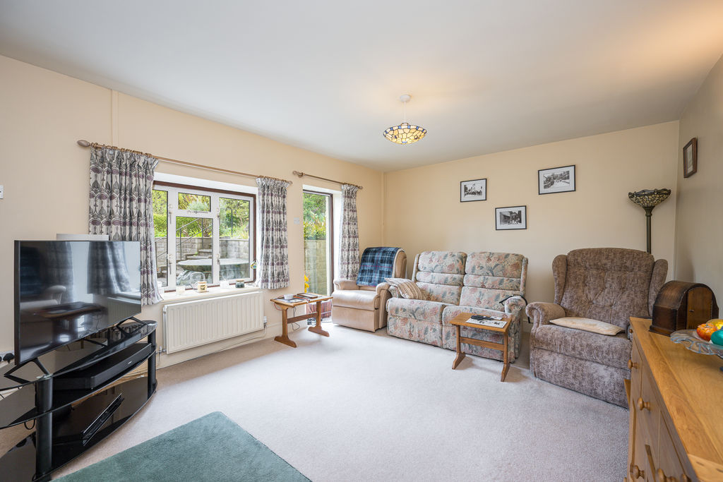 Sitting Room- click for photo gallery